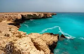 Fins Beach Oman – A Raw, Untouched Beach on the Muscat–Sur Coastal Route
