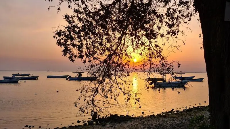 Dumistan Beach, Bahrain