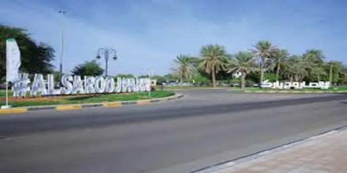Al Sarooj Park in Al Ain with artificial lake, family picnic, BBQ zones, and kids playground
