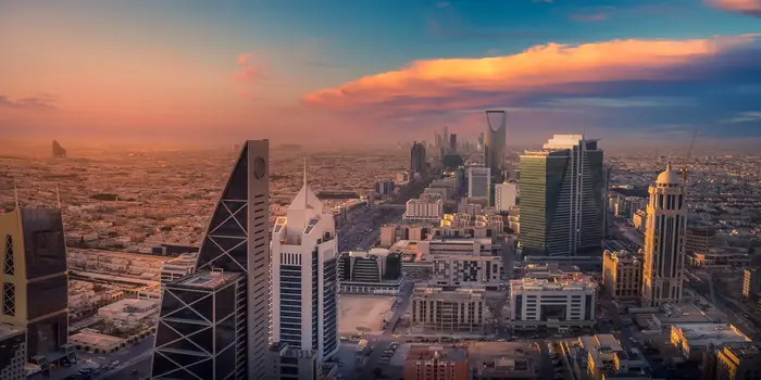 Famous attractions in Riyadh including Kingdom Centre Tower, historic forts, museums, and scenic parks